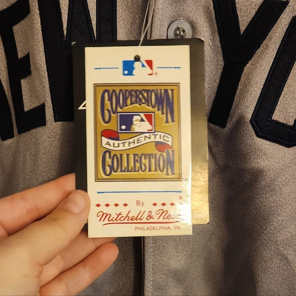Mitchell & Ness Gray New York Yankees Baseball Jersey Joe DiMaggio Throwback - Picture 3 of 7